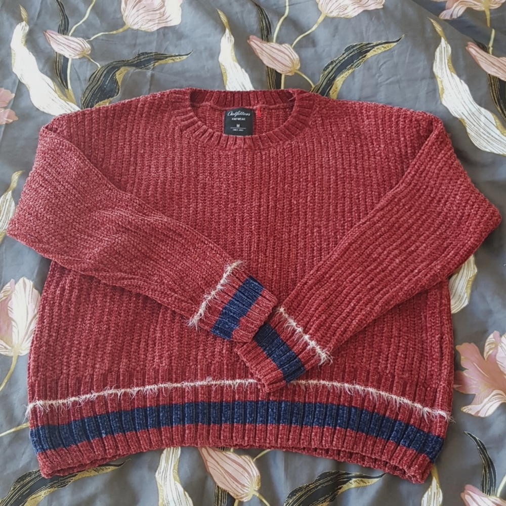 Outfitters, M, Rust